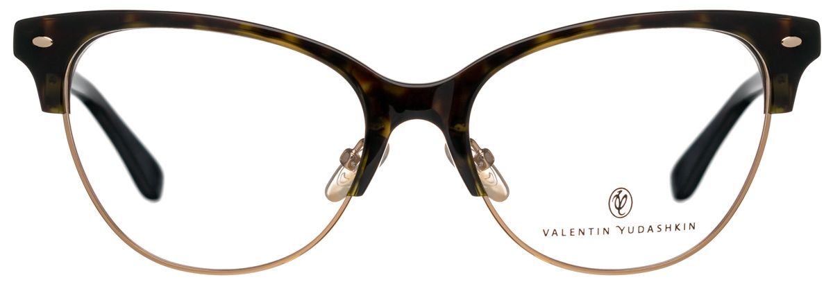 Valentin Yudashkin 4 01